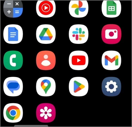 Todas las aplicaciones en la pantalla de cubierta Galaxy Z Flip 6 usando el sistema operativo