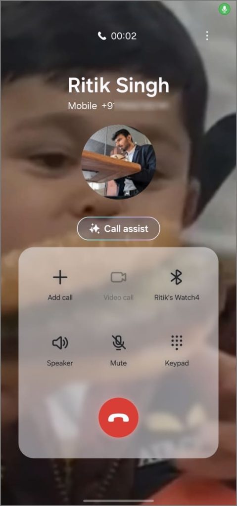 Antecedentes de llamadas personalizadas para una llamada entrante en el teléfono Samsung Galaxy