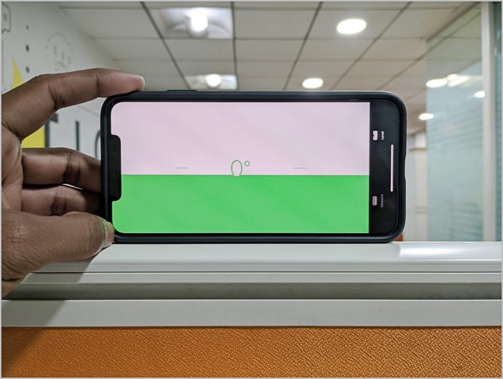 Usar iPhone para medir el nivel de una superficie