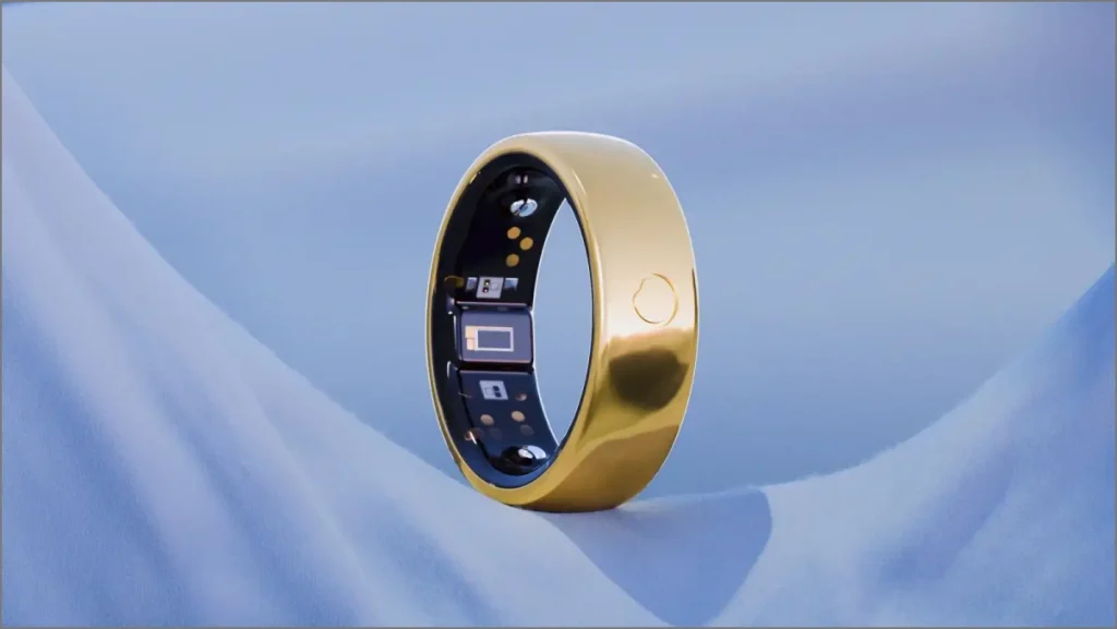 Anillo circular 2 en color dorado con su sensor ECG visible