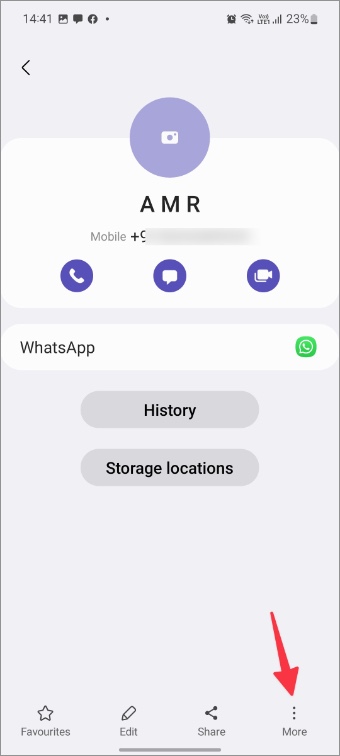 Abra más la aplicación de menú en contactos en el teléfono Galaxy
