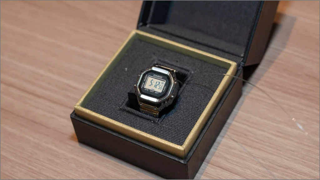 Caja de relojes de anillo inteligente de Casio