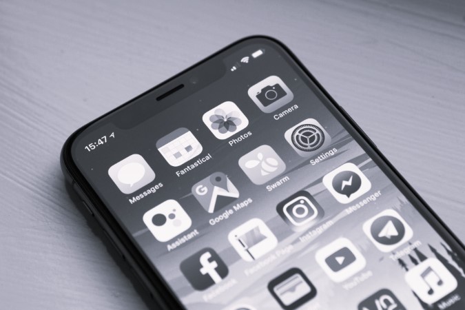 IPhone en blanco y negro
