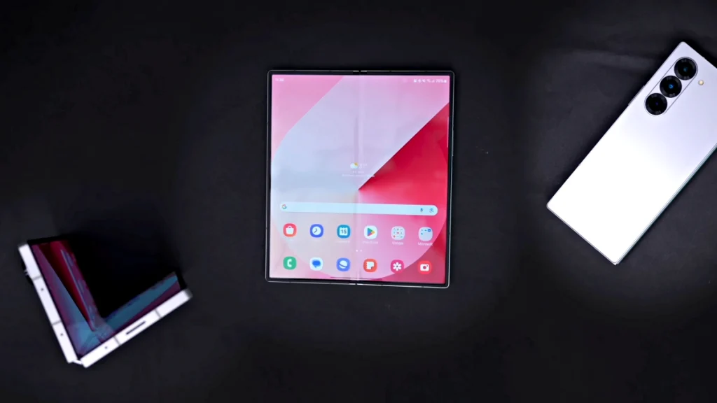 Samsung lanzará 4 teléfonos plegables, incluyendo triple pliegue, en 2025